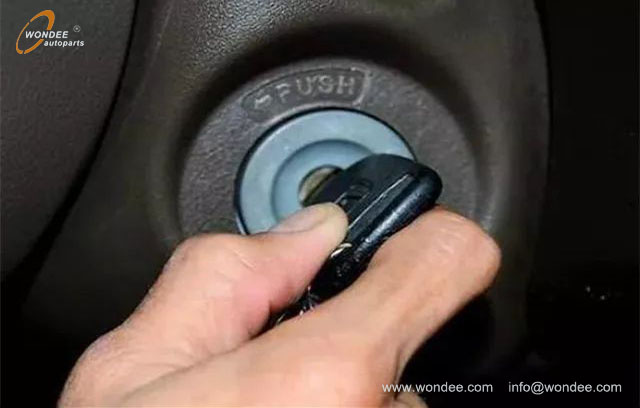 Battery (1) Батарея (1)