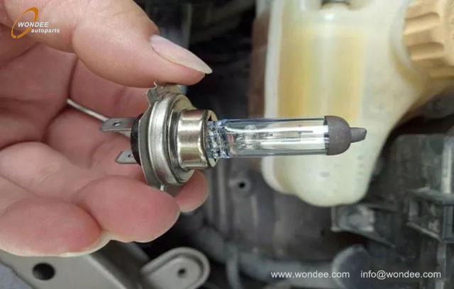 Тормозные огни и ламп с низким баллом (4)