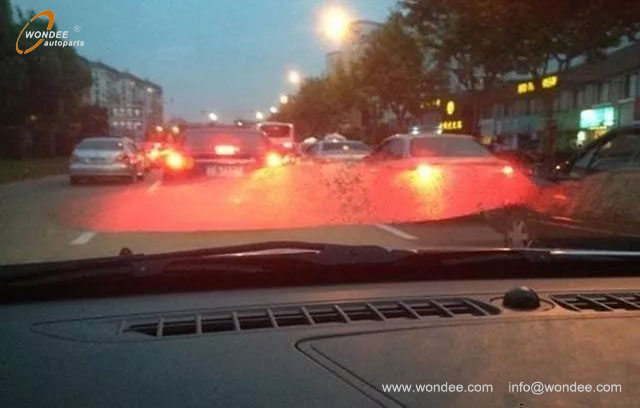 Ветровое стекло (3)